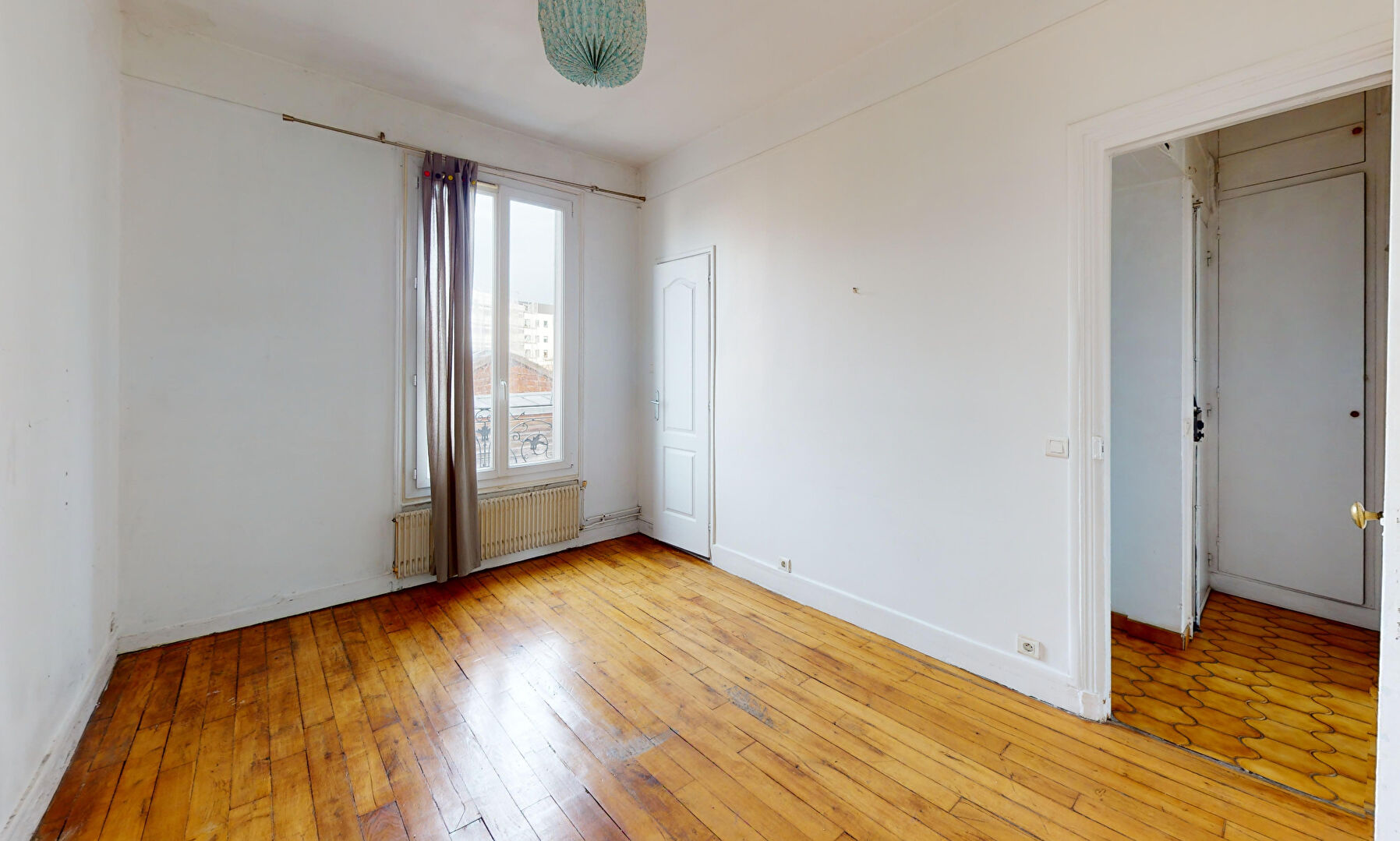 Appartement T2 au dernier étage - métro Garibaldi / Saint-Ouen (13 et 14 - RER C)