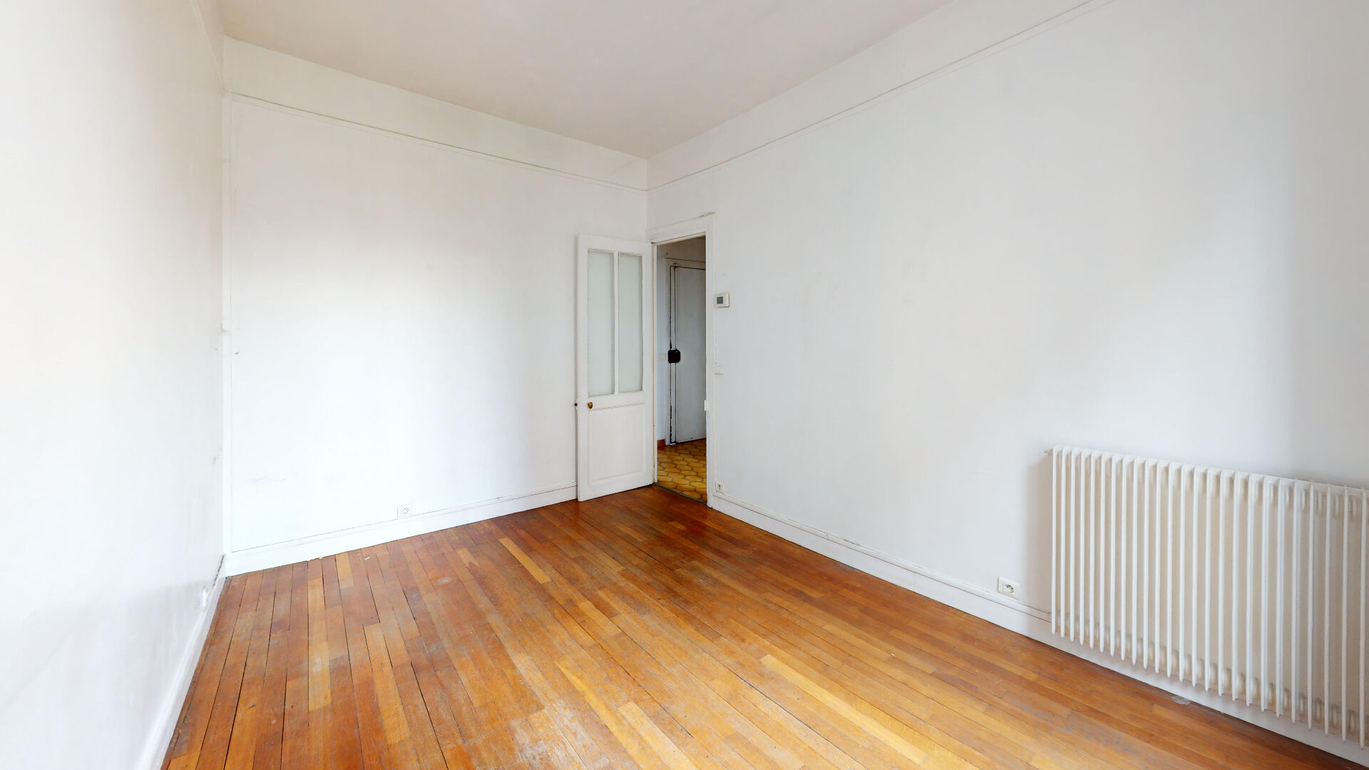 Appartement T2 au dernier étage - métro Garibaldi / Saint-Ouen (13 et 14 - RER C)