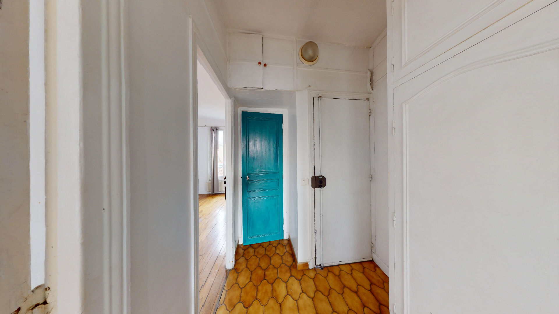 Appartement T2 au dernier étage - métro Garibaldi / Saint-Ouen (13 et 14 - RER C)