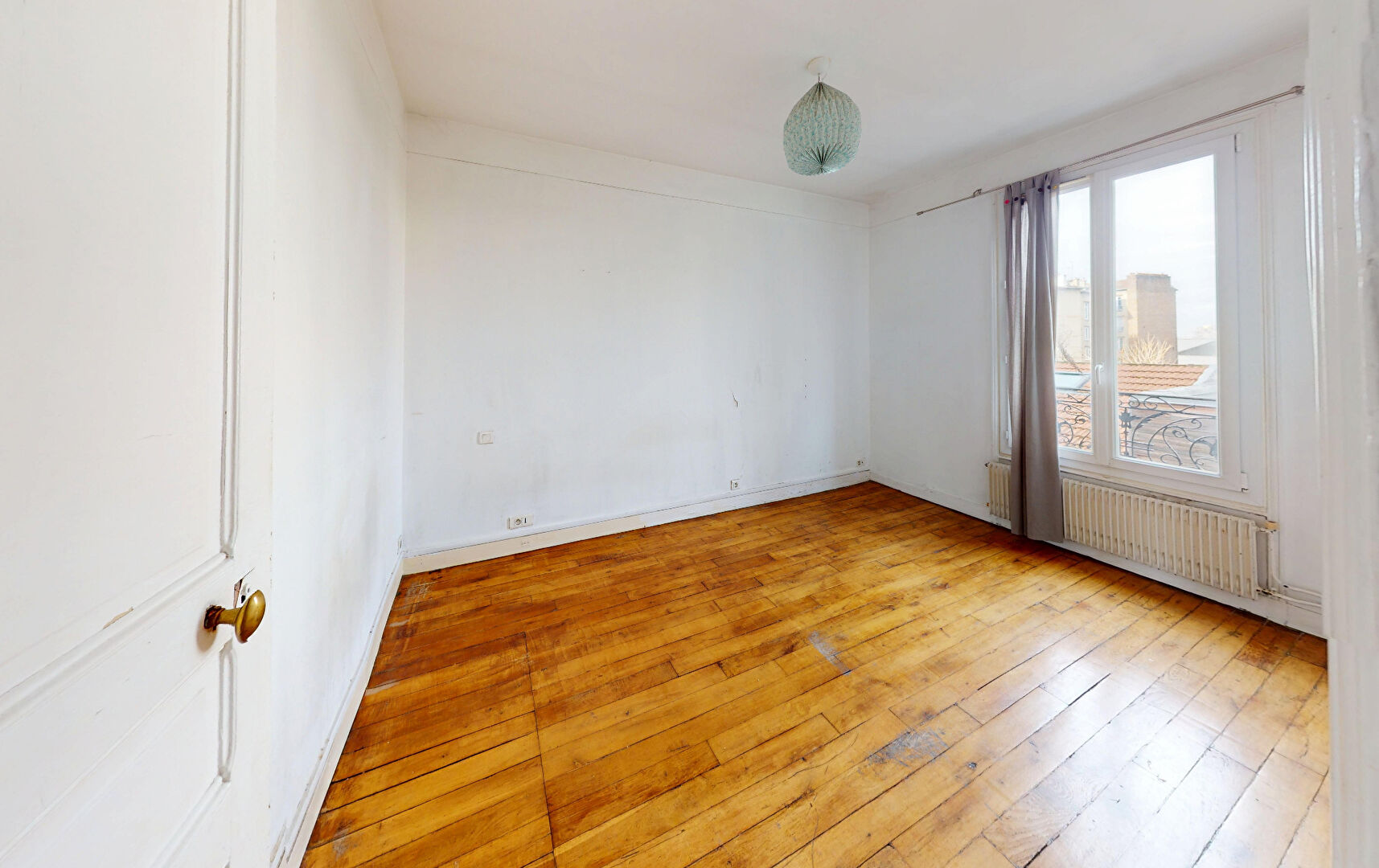 Appartement T2 au dernier étage - métro Garibaldi / Saint-Ouen (13 et 14 - RER C)