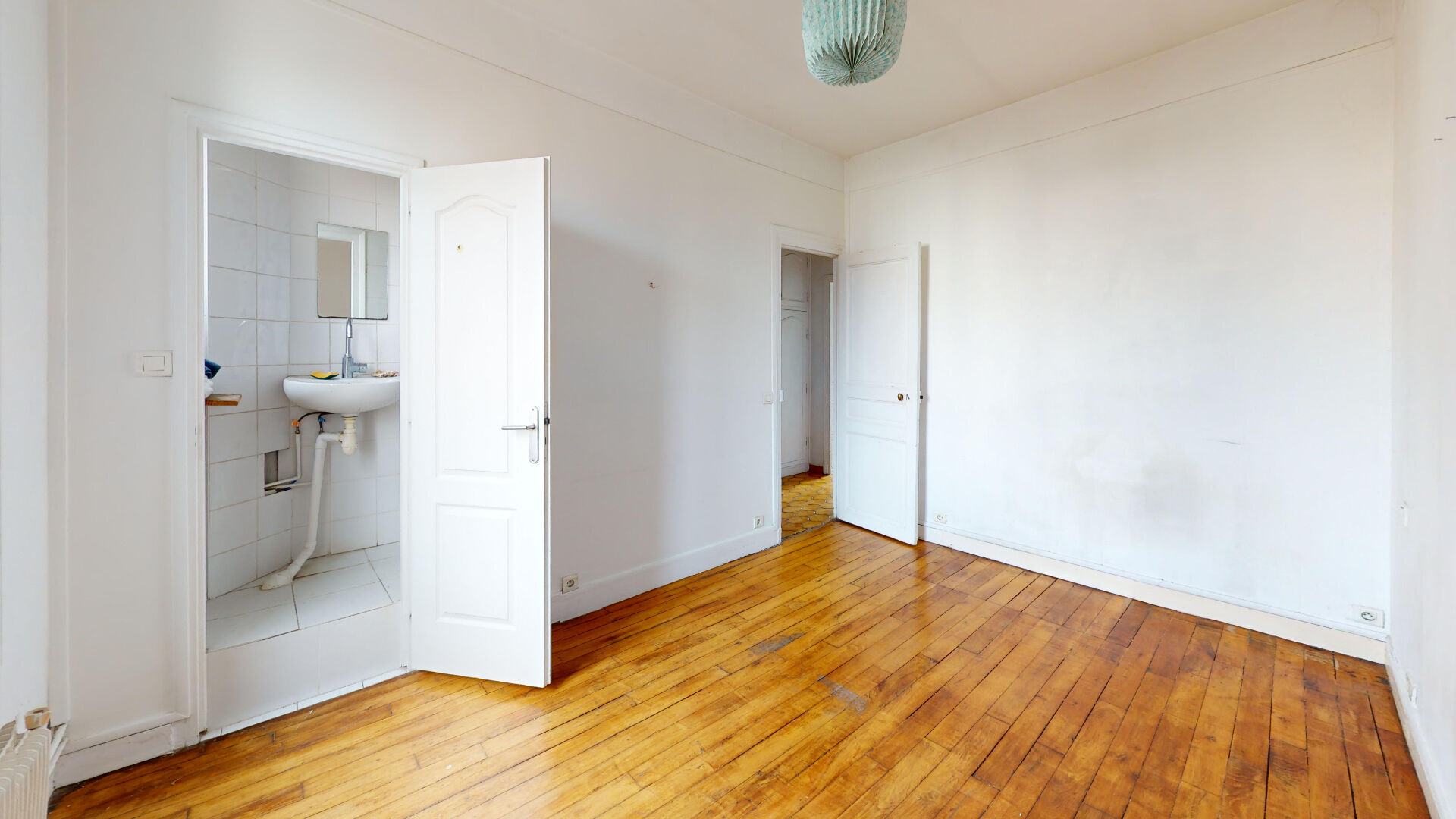 Appartement T2 au dernier étage - métro Garibaldi / Saint-Ouen (13 et 14 - RER C)